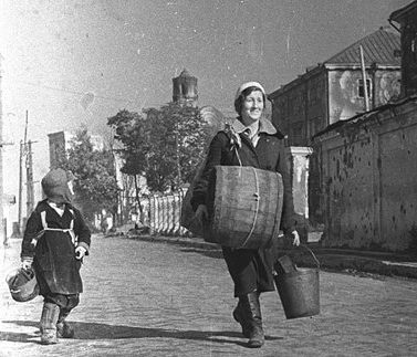 Беженцы возвращаются в Смоленск. 25-29 сентября 1943 г. 