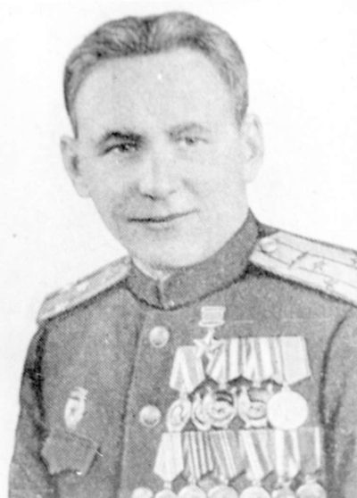 Герой Советского Союза старший лейтенант Кунгурцев. 1945 г.