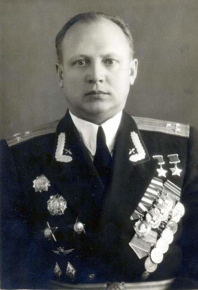 Дважды Герой Советского Союза полковник Кунгурцев. 1952 г.