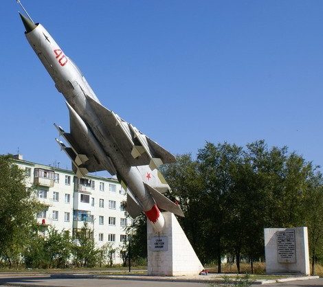 г. Морозовск. Самолёт-памятник МиГ-21 установленный в 1985 году в честь 40-летия Победы.