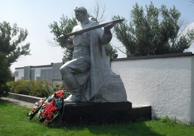 х. Колундаевский Шолоховского р-на. Памятник ветеранам войны.