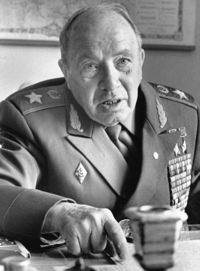 Генерал армии дважды Герой Советского Союза Иосиф Гусаковский. 1984 г.