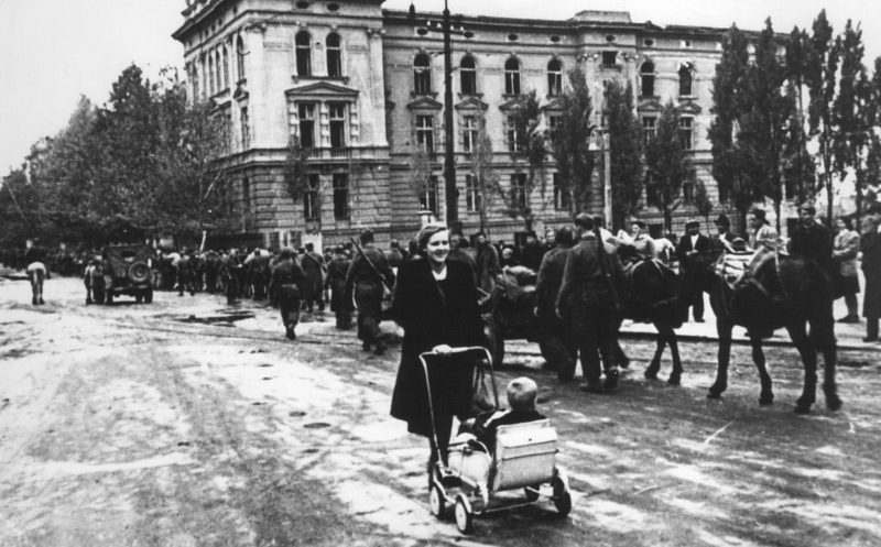Партизаны в Белграде. Октябрь 1944 г.