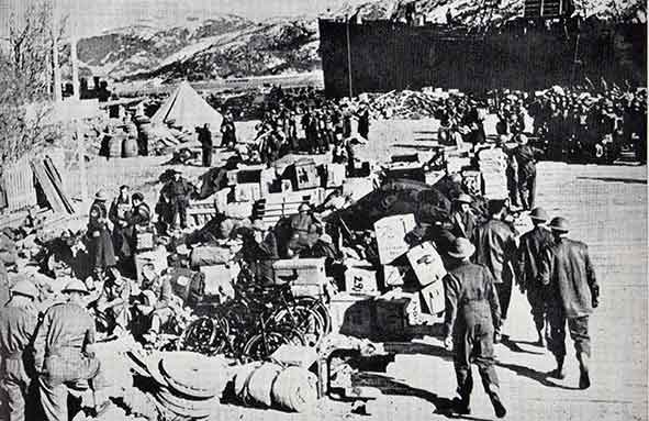 Разгрузка британских войск в Намсосе.
