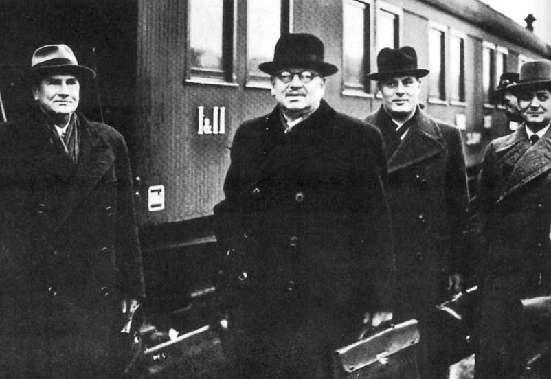 Приезд финской делегации с безуспешных переговоров в Москве. 16 октября 1939 г.