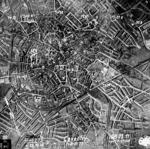 Немецкая аэрофотосъемка центра города с обозначением целей бомбардировки. Ноябрь 1940 г.