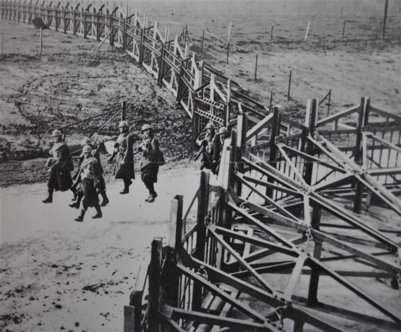 Солдаты бельгийской армии на границе с Германией. 1939 г. 