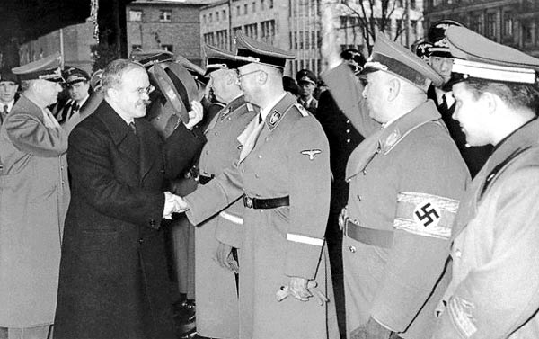 Официальная встреча Молотова высшими чинами Третьего рейха.