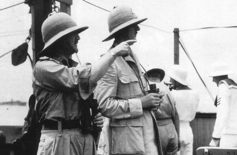 Генерал Спирс и генерал де Голль на пути в Дакар на борту голландского лайнера «Westernland».