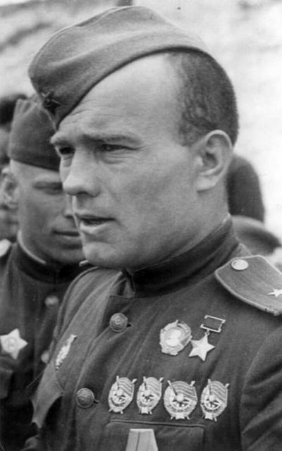 Герой Советского Союза Лавриненков. 1943 г.