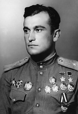 Дважды Герой Советского Союза Амет-Хан Султан (20.10.1920-01.02.1971)