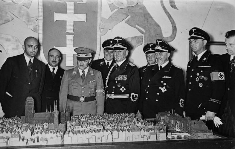 Эрих Кох на 27-й Немецкой восточной ярмарке. Август 1939 г. 