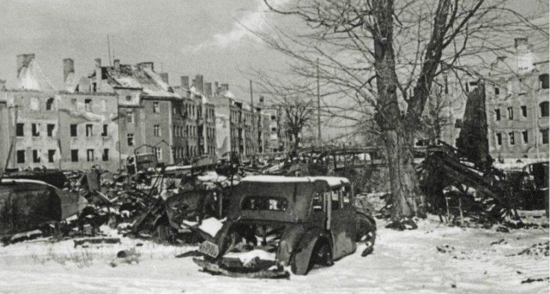 Городские улицы. Январь 1945 г.