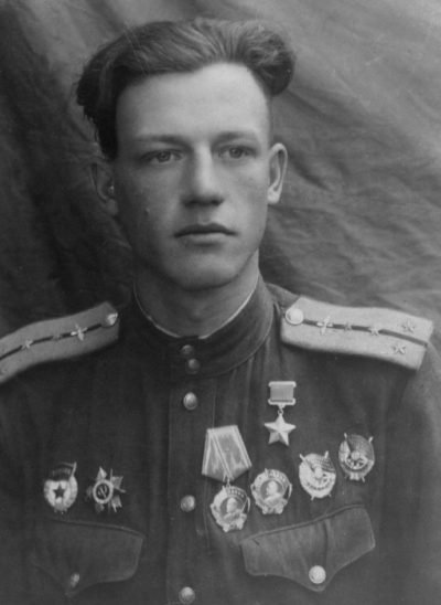 Герой Советского Союза капитан Павлов. 1944 г.