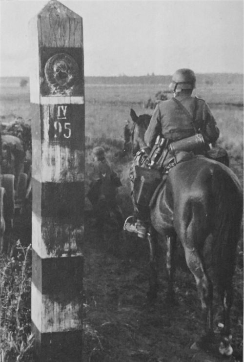 Немецкие войска пересекают границу СССР. 22 июня 1941 г.