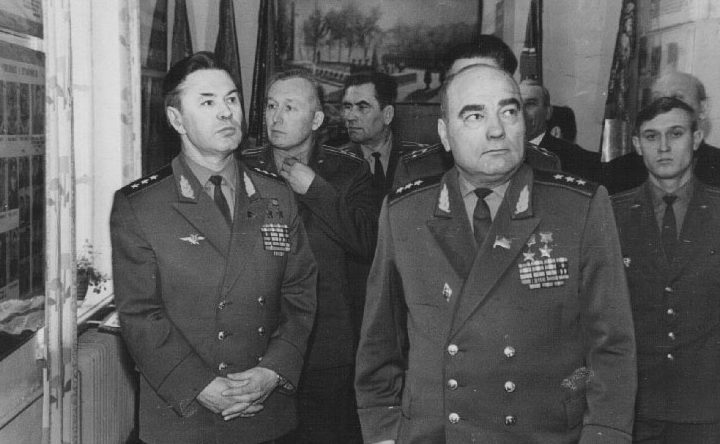Лавриненков среди офицеров ПВО. 1972 г. 