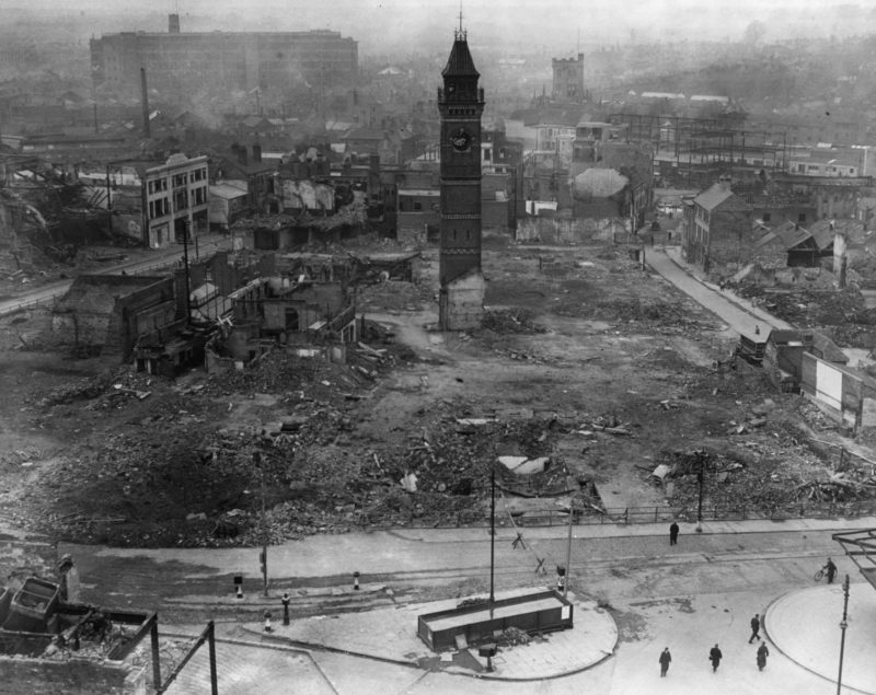 Центр города после налётов 14-15 ноября 1940 г.