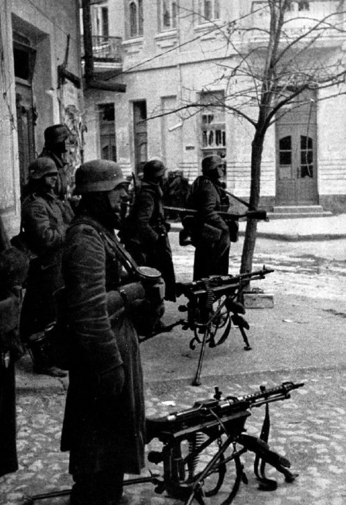 Немецкие войска в Феодосии. Ноябрь 1941 г.