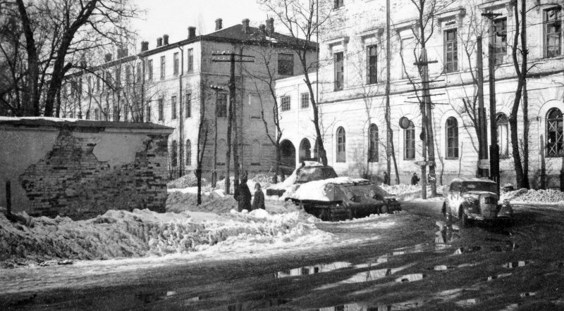 Город в оккупации зимой. 1941 г. 