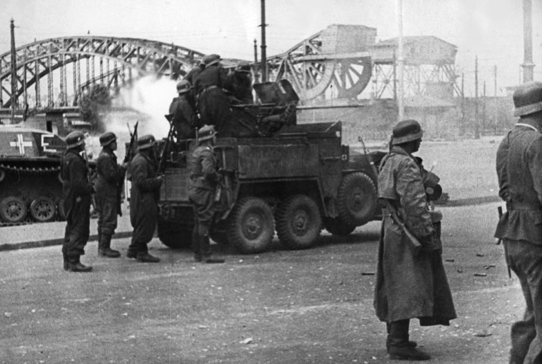 Немцы занимают Ригу. Июнь 1941 г.