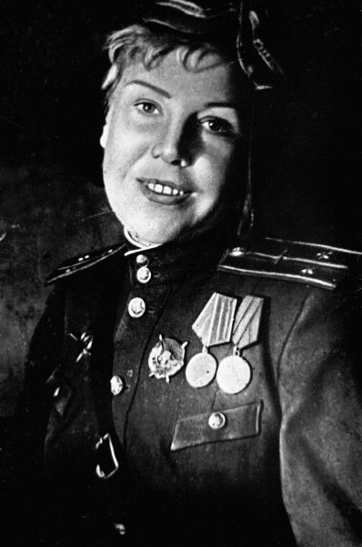 Старший лейтенант Лисикова. 1945 г.