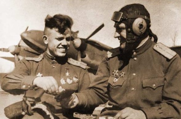 Герой Советского Союза капитан Плотников. 1944 г. 