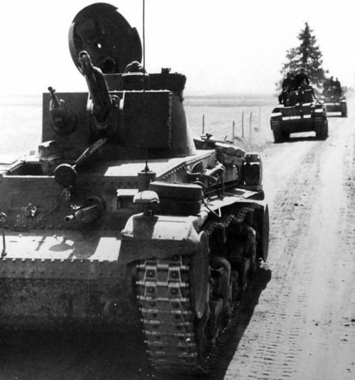 Колонна немецких танков в Прибалтике. Июнь 1941 г.