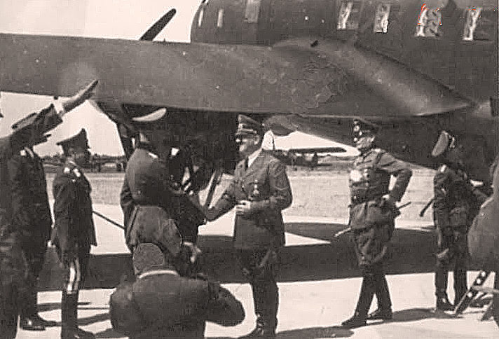 Гитлер на полтавском аэродроме. 1 июня 1942 г.