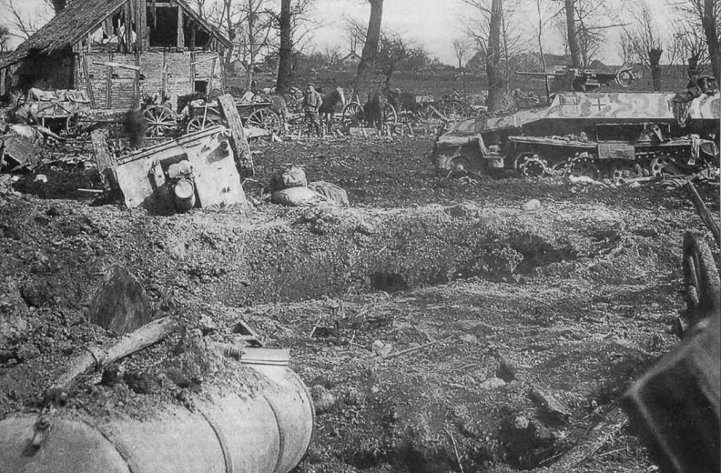 Разбитая немецкая техника в пригороде. Апрель 1945 г.