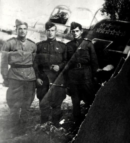 Луганский с однополчанами. 1943 г.