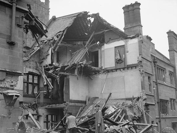 Улицы после бомбардировки. 16 ноября 1940 г. 