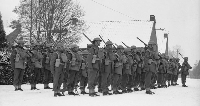 Солдаты 2-го батальона Королевского Уорикширского в Румеги. 22 января 1940 г.