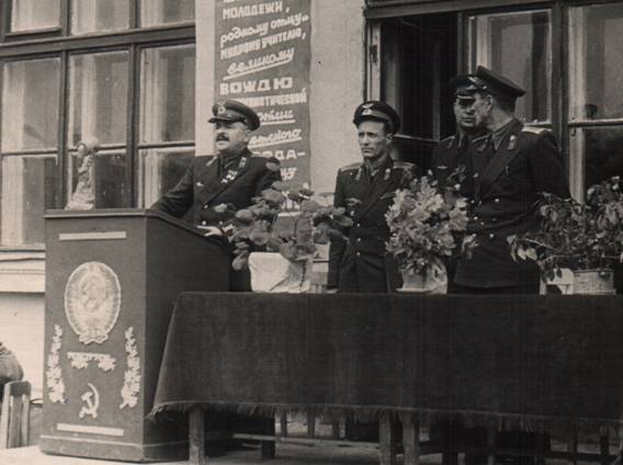 Выступление П.А. Покрышева на открытии восстановленной школы в городке Горелово. 1952 г. 