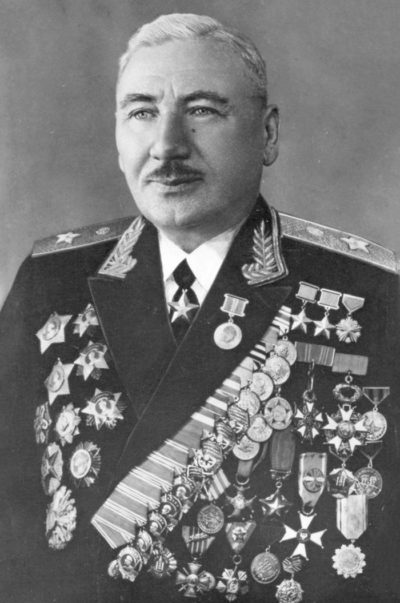 Дважды Герой Советского Союза Плиев Исса Александрович (12.11.1903-06.02.1979)