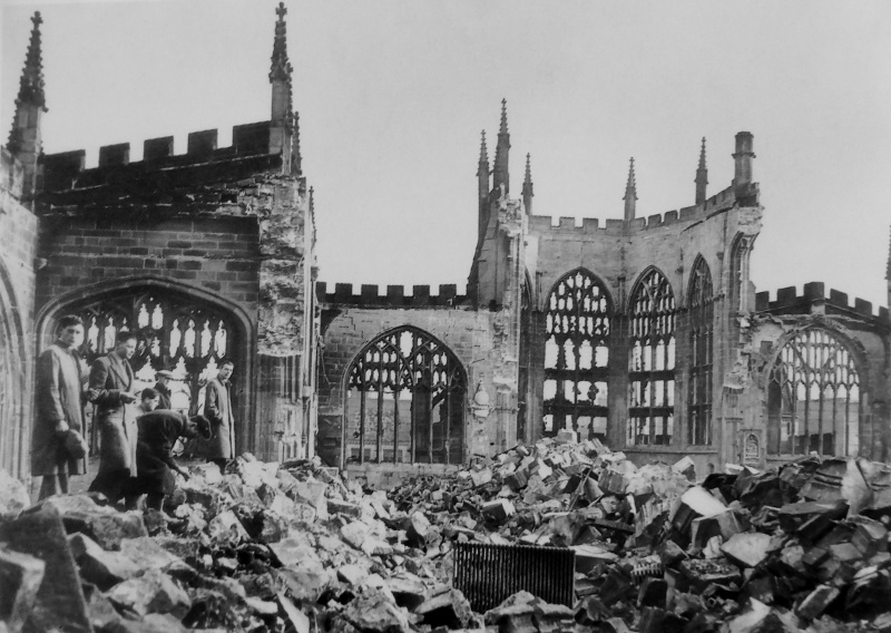Руины собора Святого Михаила. Ноябрь 1940 г.