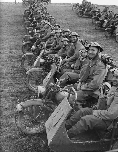 Мотоциклетное подразделение Нортумберлендских стрелков в Фонтене. 20 марта 1940 г.