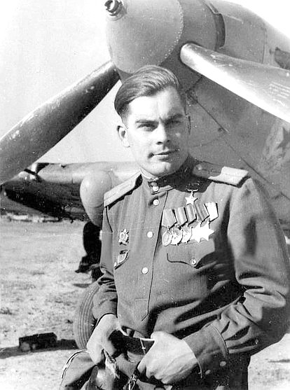 Герой Советского Союза старший лейтенант Михайличенко. 1944 г. 