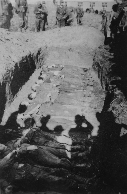 Первые немецкие могилы в СССР. Июнь 1941 г.