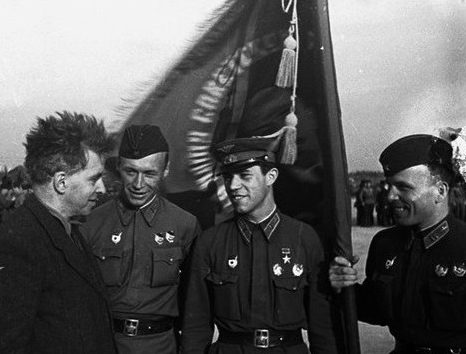 Слева направо: Эренбург, Несмашный, Молодчий, Куликов. 1941 г.