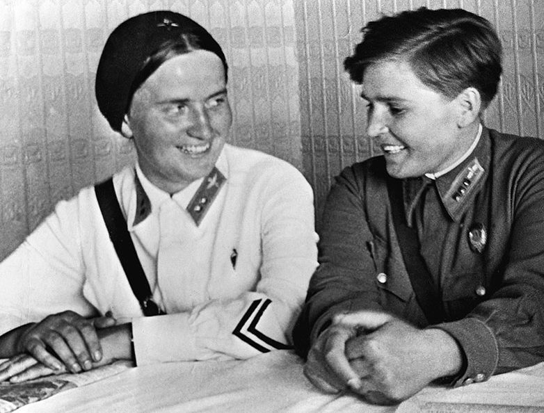 Марина Раскова и Полина Осипенко. 1938 г.