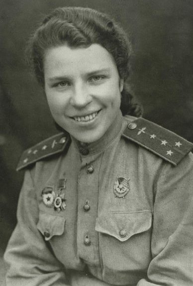 Капитан Евдокия Никулина. 1943 г.