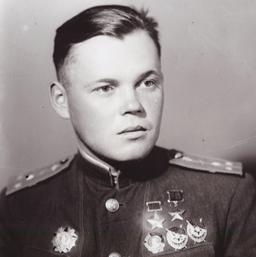 Дважды Герой Советского Союза капитан Речкалов. 1944 г. 