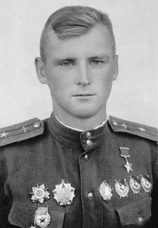 Герой Советского Союза майор Одинцов. 1944 г. 