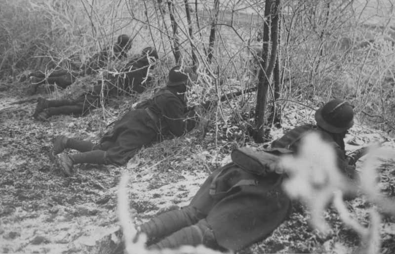 Французские солдаты на позициях. Февраль 1940 г.