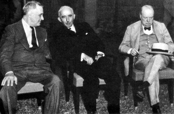 Президент Рузвельт, президент Турции Иноню, премьер-министр Уинстон Черчилль. 