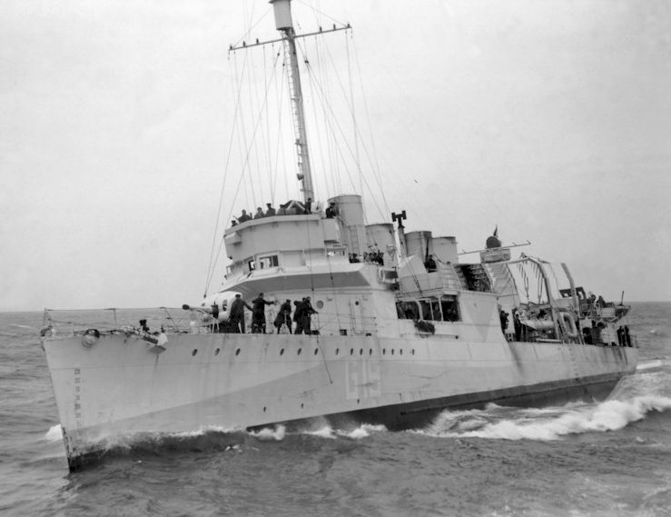 Один из 50 переданных эсминцев. При спуске на воду - «Twiggs», на английской службе - HMS «Leamington», в составе советского ВМФ - эсминец «Жгучий».
