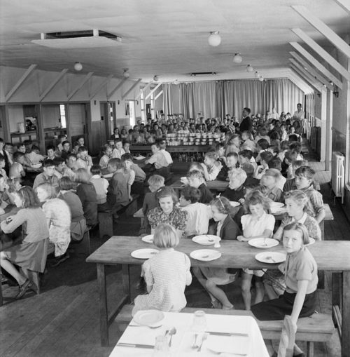 Школа в Хиндхеде переоборудованная под лагерь детей-беженцев. Великобритания. 1939 г.