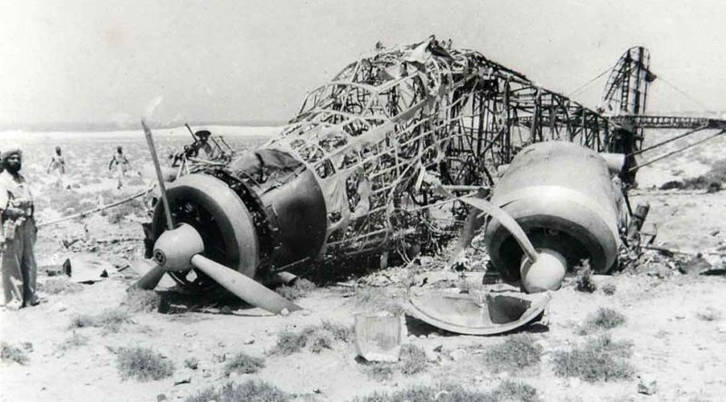 Итальянский сбитый самолет. 1940 г.
