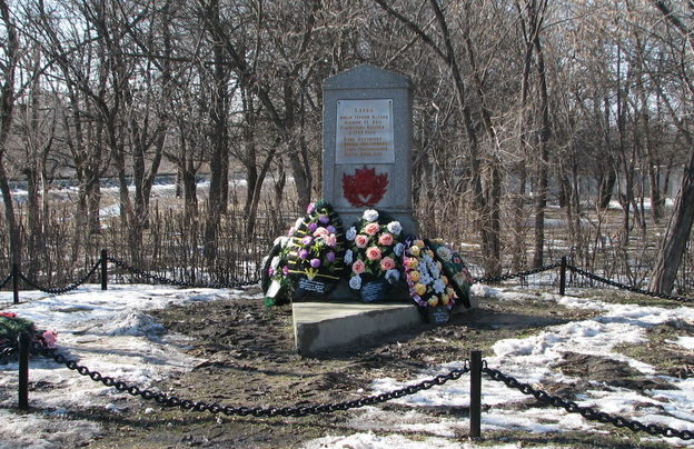 г. Калач-на-Дону. Братская могила юных партизан, погибших во время Сталинградской битвы.