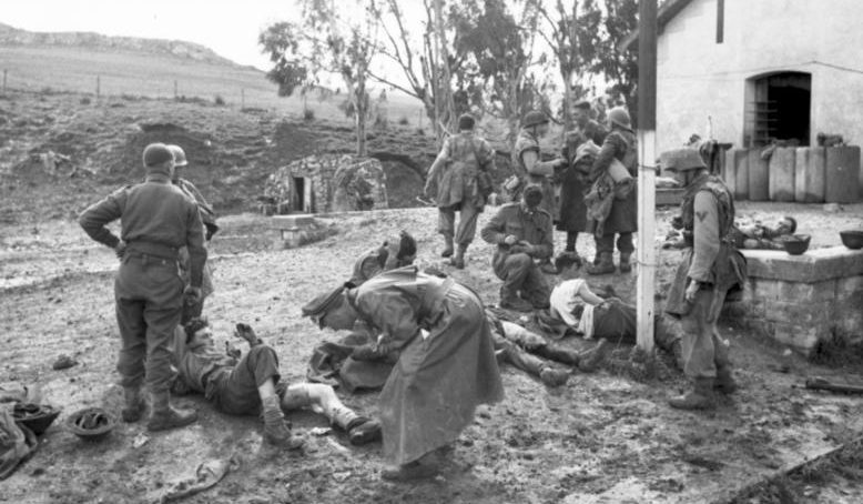 Раненые немецкие солдаты. 1943 г.